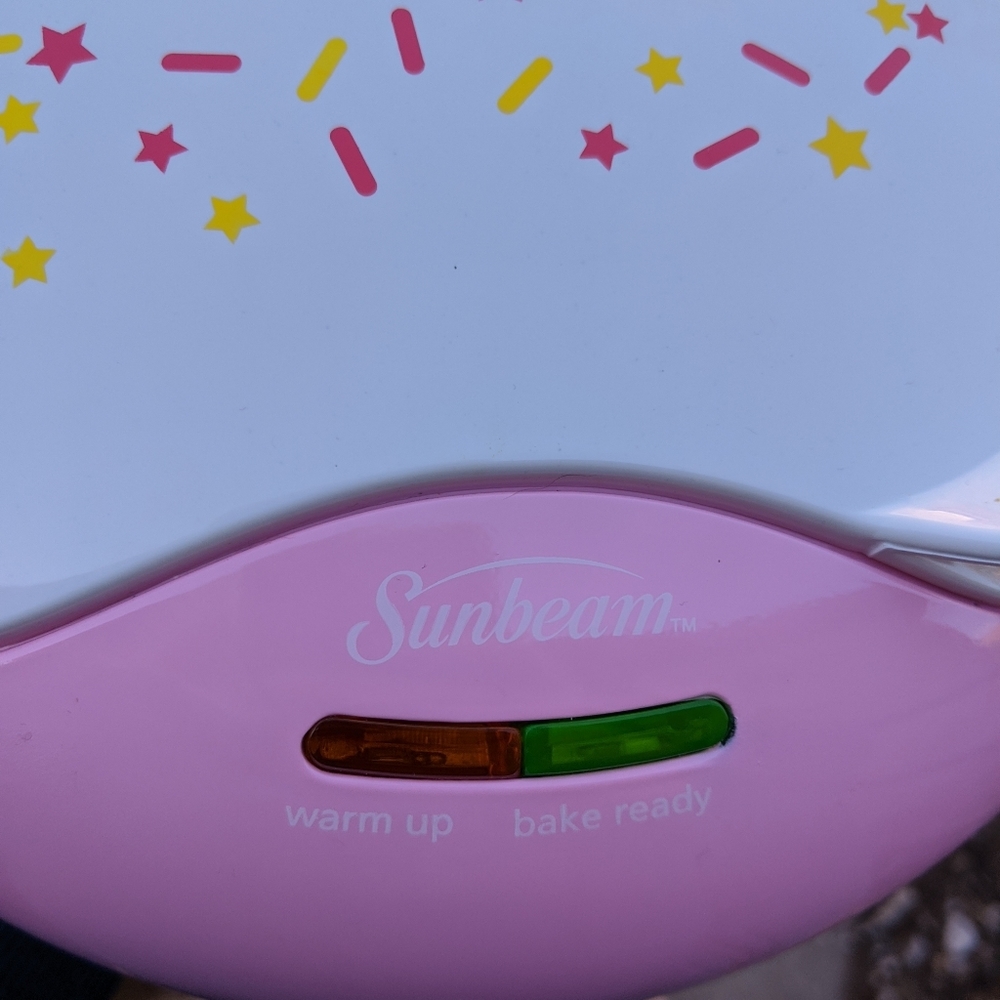Electric Cupcake Baker from Sunbeam QUICK N EASY